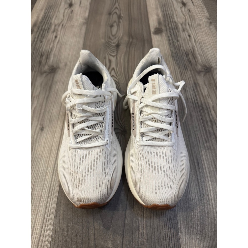 Brooks Revel 6 Womens Running Shoes White Cream Gum Sole 1204561B171 Size 8